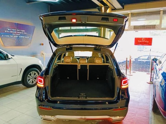 Second-hand 2021 Mercedes-Benz GLC 200 for sale in Thane-3