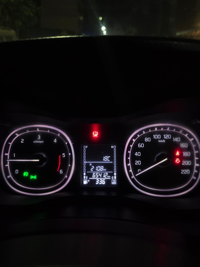 Second-hand 2017 Maruti Vitara Brezza ZDi for sale in Allahabad-11