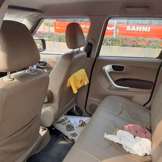 Second-hand 2016 Mahindra TUV 300 T8 for sale in Mumbai-8