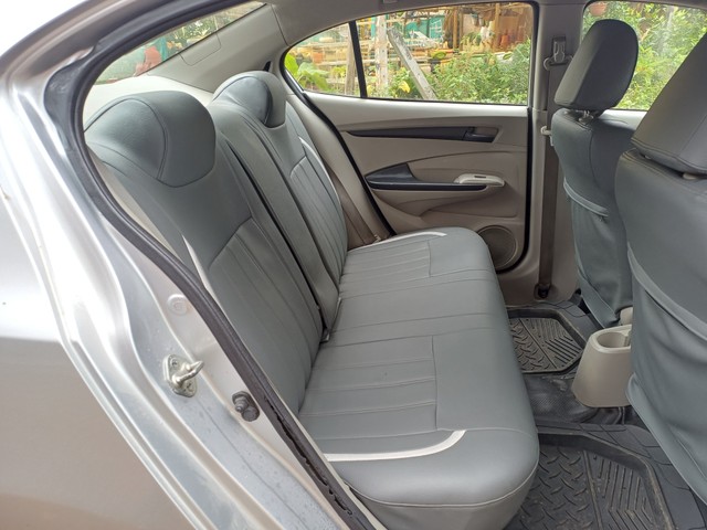 Second-hand 2011 Honda City 1.5 E MT for sale in Pune-10