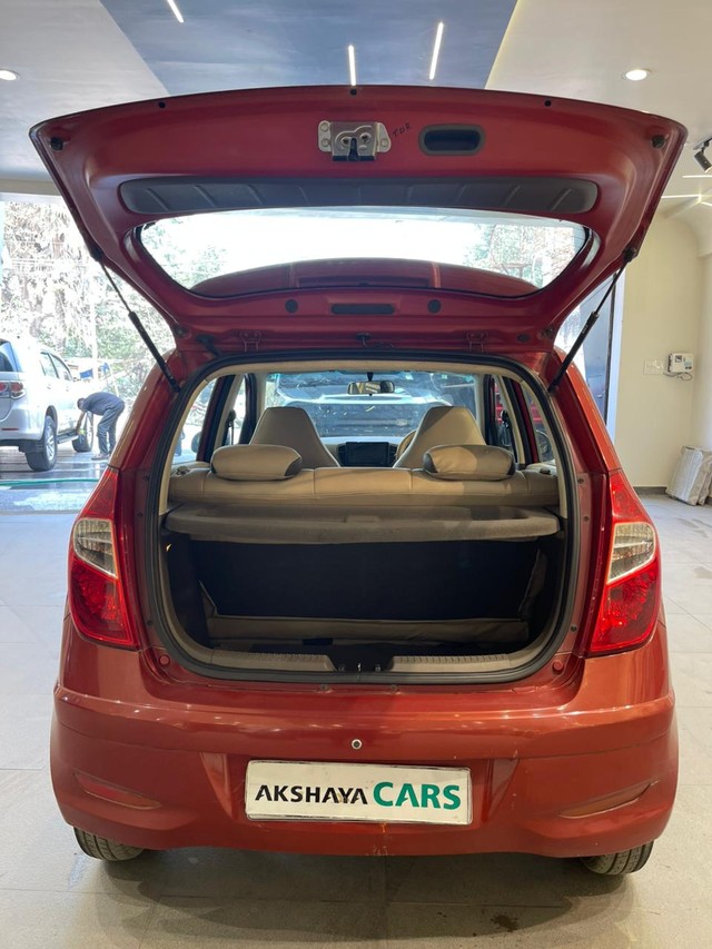 Second-hand 2013 Hyundai i10 Sportz for sale in Hyderabad-16