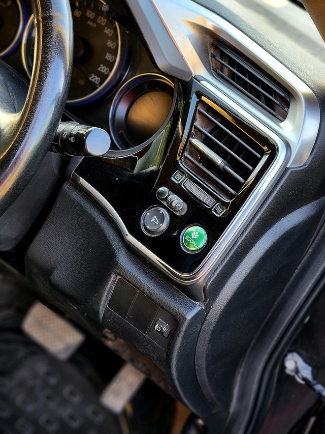 Second-hand 2015 Honda City i VTEC CVT VX for sale in New Delhi-14