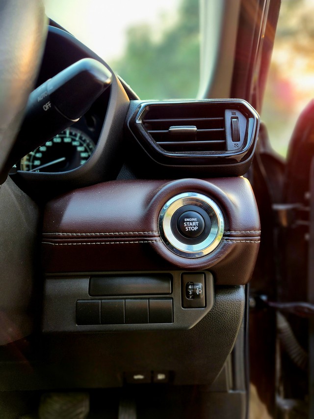 Second-hand 2022 Maruti Suzuki Grand Vitara Zeta AT BSVI for sale in New Delhi-38