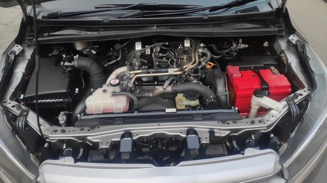 Second-hand 2019 Toyota Innova Crysta 2.4 G Plus MT 8S BSIV for sale in Bangalore-19