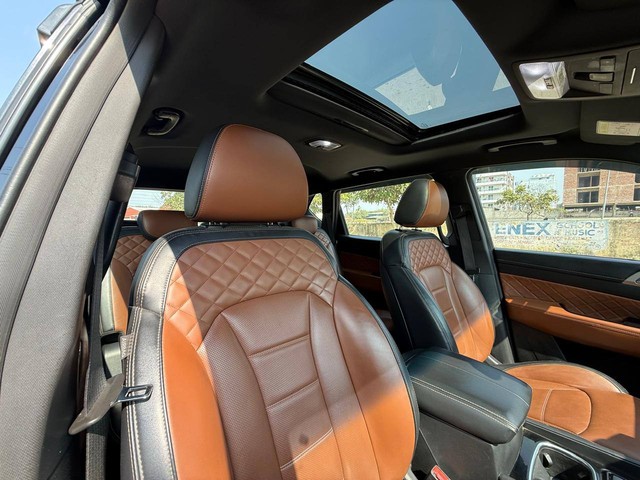 Second-hand 2020 Mahindra Alturas G4 4X4 AT for sale in New Delhi-15