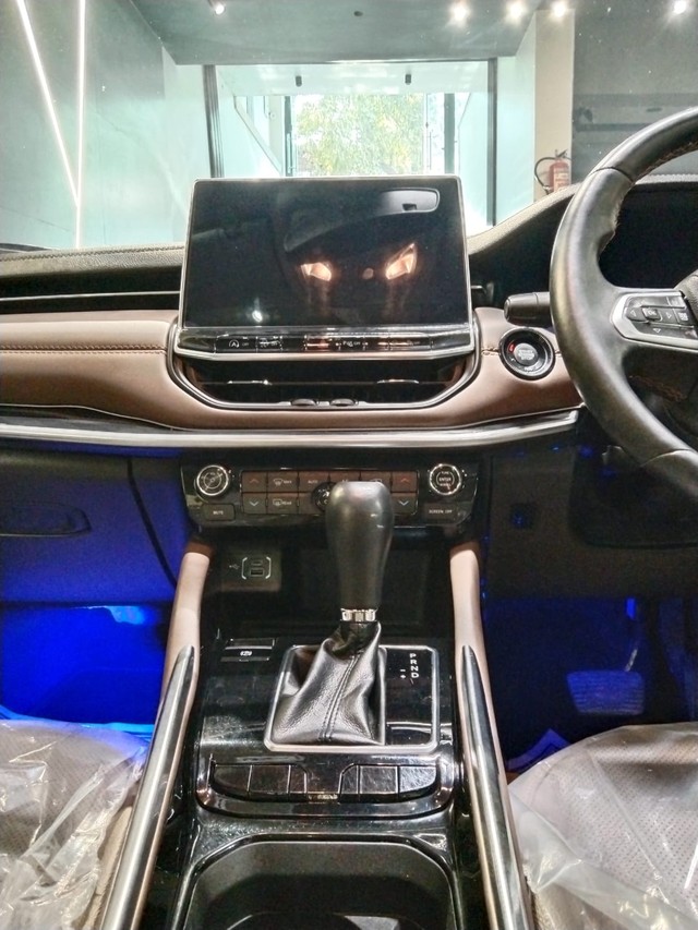 Second-hand 2023 Jeep Meridian Limited Plus AT for sale in New Delhi-11