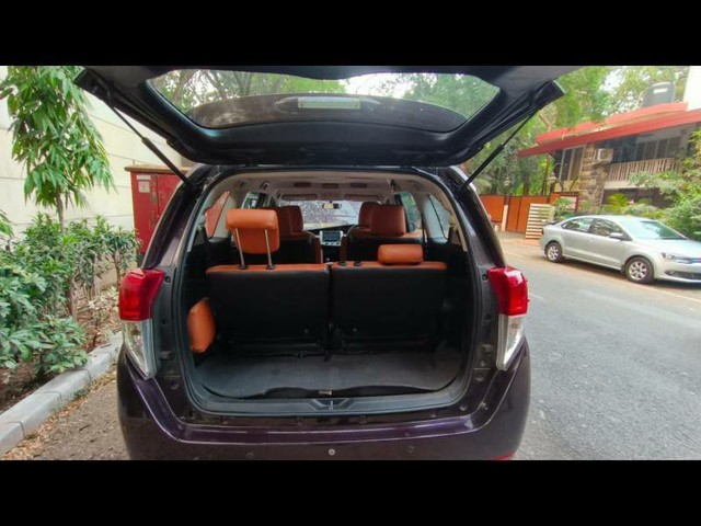 Second-hand 2017 Toyota Innova Crysta 2.8 GX AT BSIV for sale in Pune-10