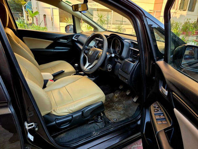 Second-hand 2018 Honda Jazz V for sale in New Delhi-7