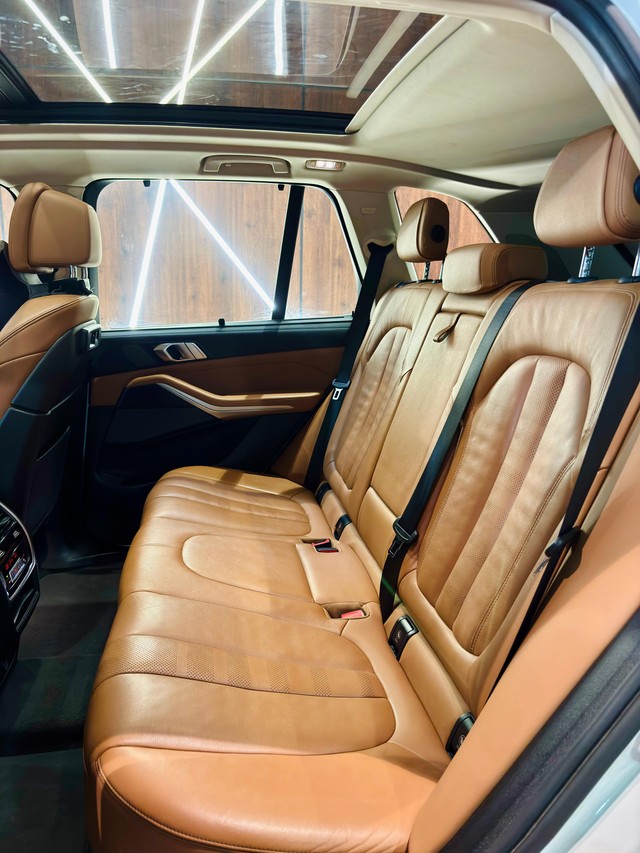 Second-hand 2021 BMW X5 xDrive 30d xLine for sale in Madurai-18