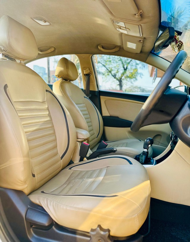 Second-hand 2014 Hyundai Verna 1.6 SX VTVT for sale in Surat-10