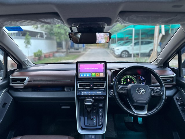 Second-hand 2023 Toyota Innova Hycross ZX(O) Hybrid BSVI for sale in New Delhi-5