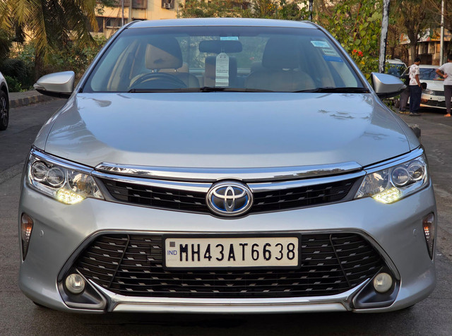 Second-hand 2015 Toyota Camry Hybrid for sale in Mumbai-5