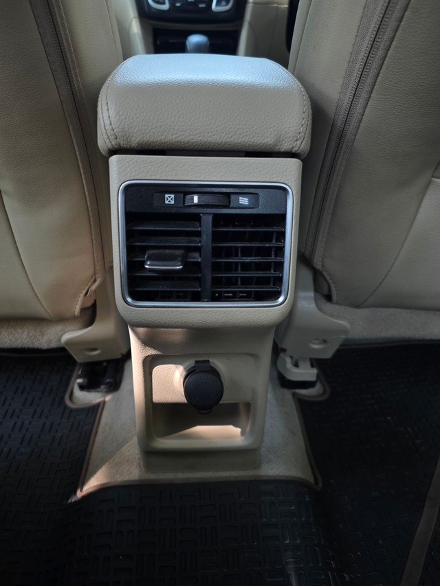 Second-hand 2019 Maruti Suzuki Ciaz Alpha Automatic BSIV for sale in Mumbai-12