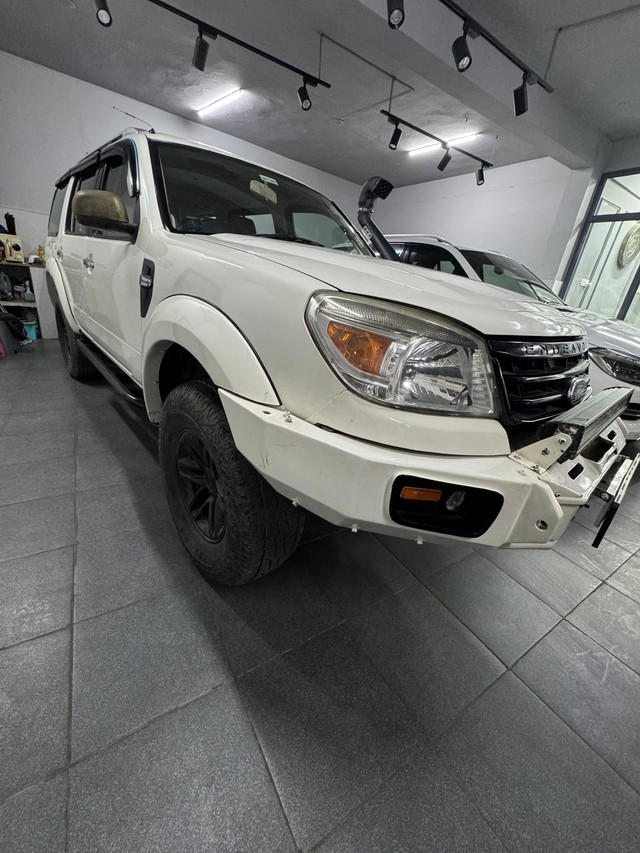 Second-hand 2011 Ford Endeavour 3.0L 4X4 AT for sale in New Delhi