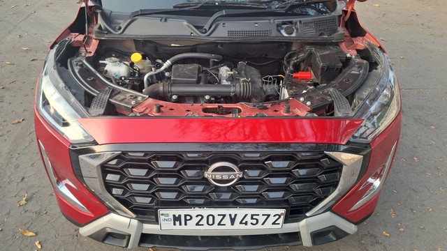Second-hand 2025 Nissan Magnite Acenta AMT for sale in Jabalpur-4