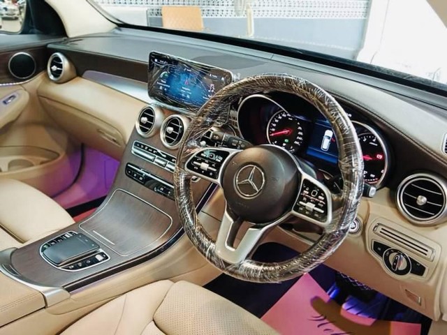 Second-hand 2021 Mercedes-Benz GLC 200 for sale in Thane-6