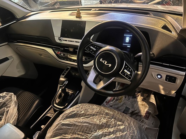 Second-hand 2024 Kia Carens Prestige Plus Opt DCT for sale in Mumbai-3