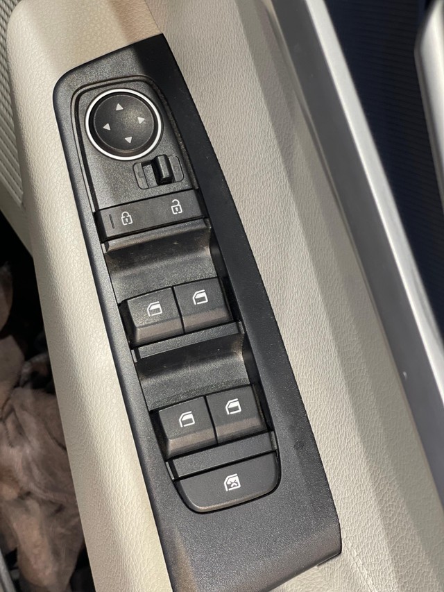 Kia Carens Gravity Second-hand 2025 Kia Carens Gravity for sale in Hyderabad-9