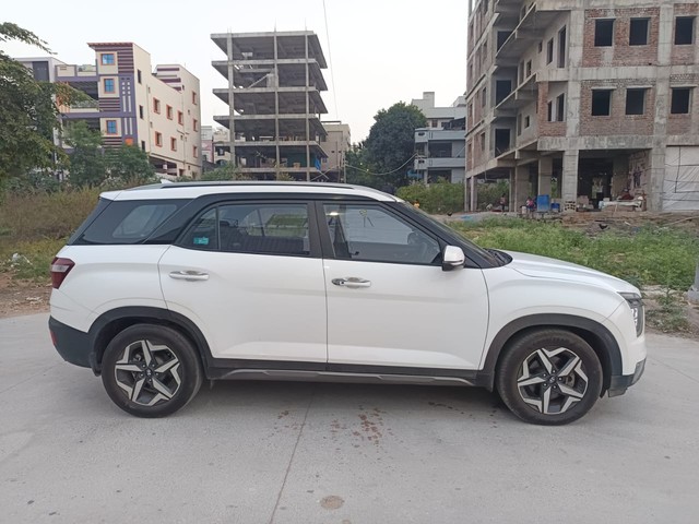 Second-hand 2024 Hyundai Alcazar Prestige 7-Seater Diesel for sale in Hyderabad-1