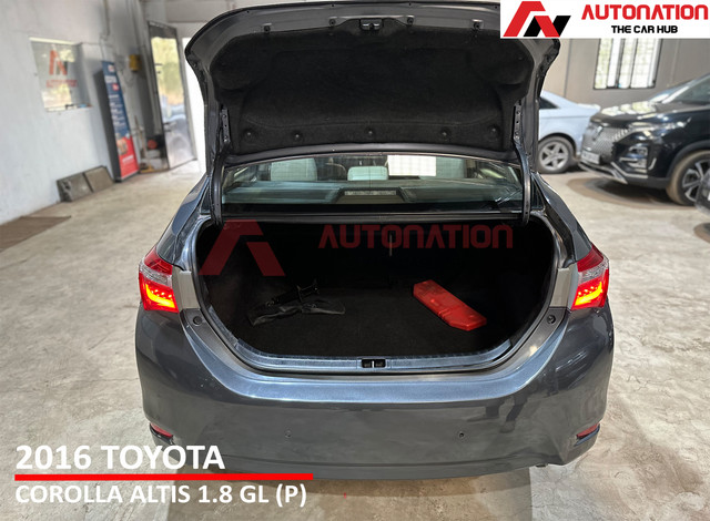 Second-hand 2016 Toyota Corolla Altis GL MT for sale in Kolkata-9