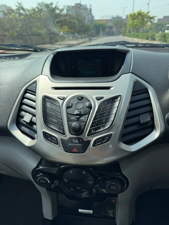 Second-hand 2017 Ford Ecosport 1.5 Petrol Titanium BSIV for sale in New Delhi-16