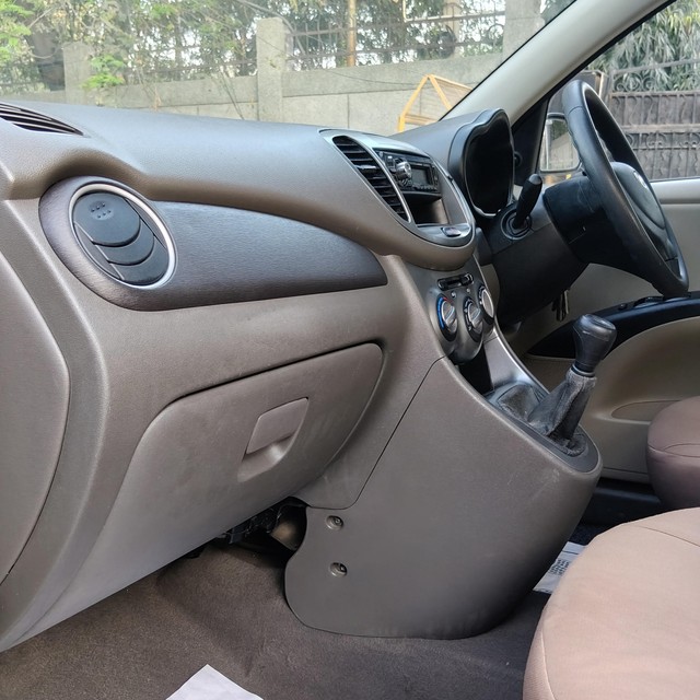 Hyundai i10 Magna 1.1L Second-hand 2016 Hyundai i10 Magna 1.1L for sale in Gurgaon-7