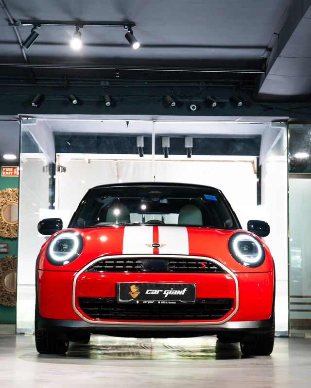 Mini Cooper S Favoured Pack Second-hand 2026 Mini Cooper S Favoured Pack for sale in New Delhi