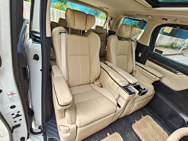Second-hand 2020 Toyota Vellfire Executive Lounge BSVI for sale in Mumbai-12