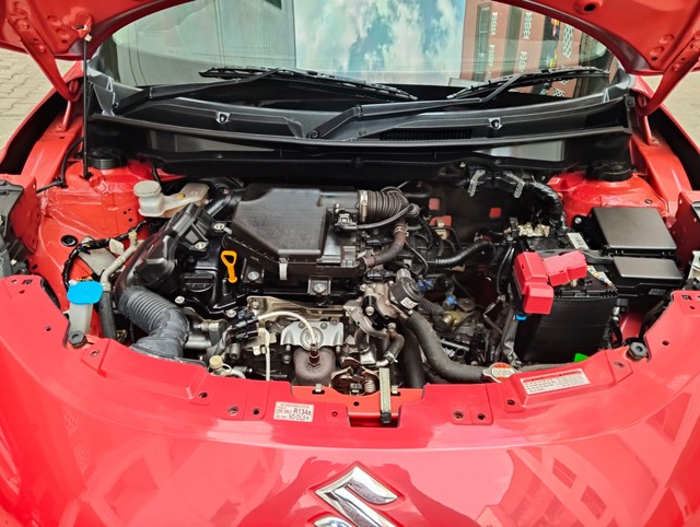 Second-hand 2024 Maruti Swift ZXi for sale in Chennai-5