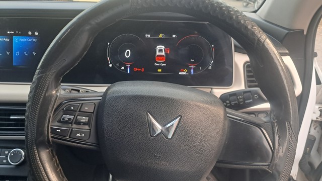 Second-hand 2023 Mahindra XUV700 AX5 BSVI for sale in Jabalpur-12