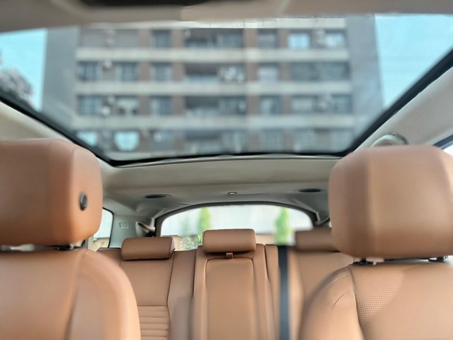 Land Rover Discovery HSE 3.0 TD6 Second-hand 2018 Land Rover Discovery HSE 3.0 TD6 for sale in Surat-12