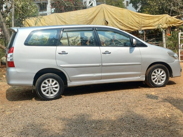 Second-hand 2013 Toyota Innova 2.5 G (Diesel) 7 Seater BS IV for sale in Pune-5