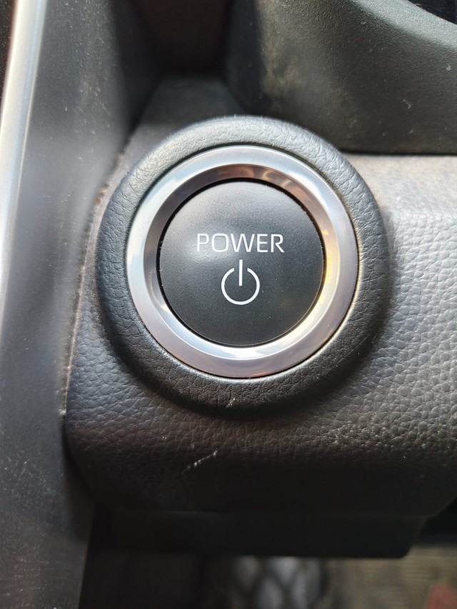 Second-hand 2025 Toyota Innova Hycross VX 7STR Hybrid for sale in Mumbai-14