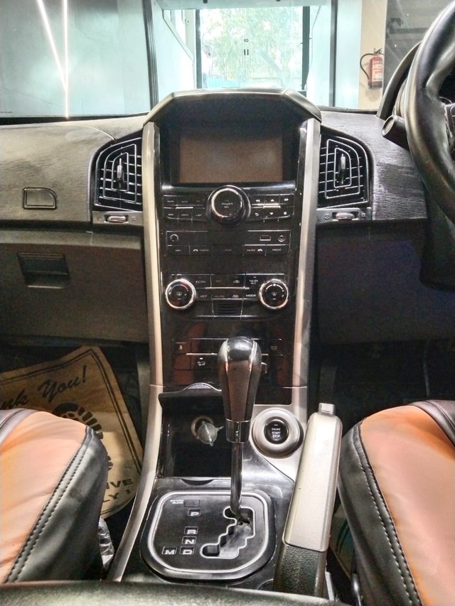 Mahindra XUV500 W7 BSIV Second-hand 2019 Mahindra XUV500 W7 BSIV for sale in New Delhi-14