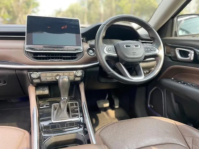 Second-hand 2024 Jeep Meridian Limited Opt 4x2 AT for sale in Mumbai-6