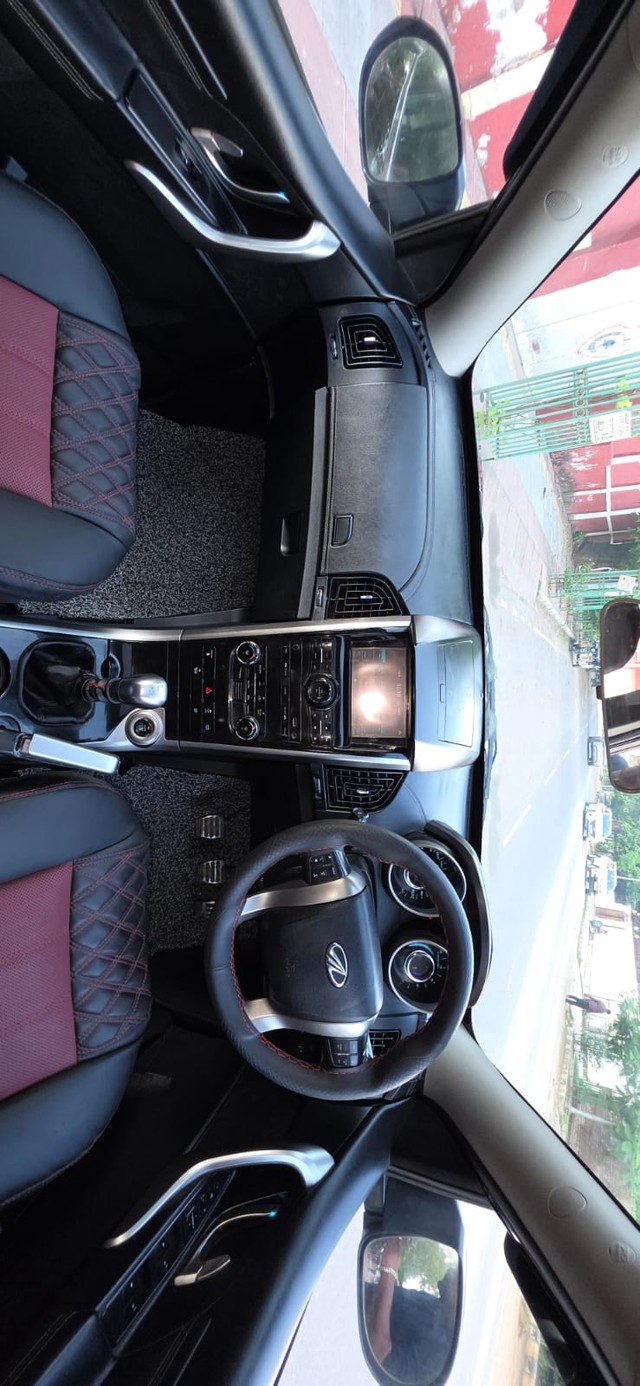 Second-hand 2018 Mahindra XUV500 W11 FWD Diesel for sale in Allahabad-13