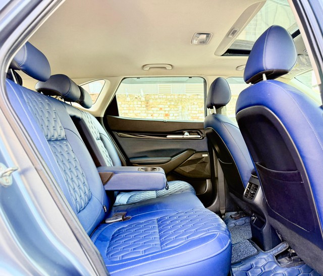 Second-hand 2022 Kia Seltos X-Line Diesel AT for sale in Surat-14