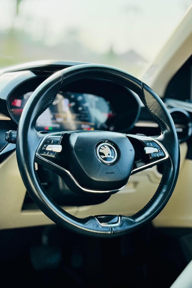 Skoda Slavia 1.0 TSI Style Second-hand 2024 Skoda Slavia 1.0 TSI Style for sale in Surat-12