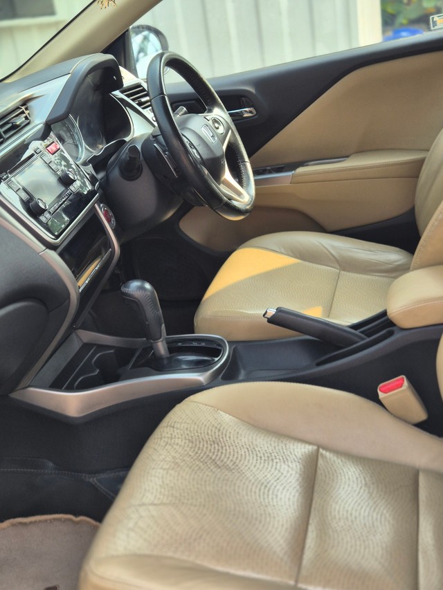 Second-hand 2015 Honda City i VTEC CVT VX for sale in Vadodara-8