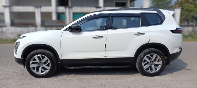 Second-hand 2023 Tata Safari XZA Plus (O) AT BSVI for sale in Noida-3