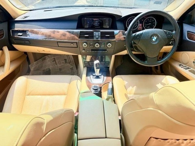 Second-hand 2009 BMW 5 Series 525i for sale in Pune-7