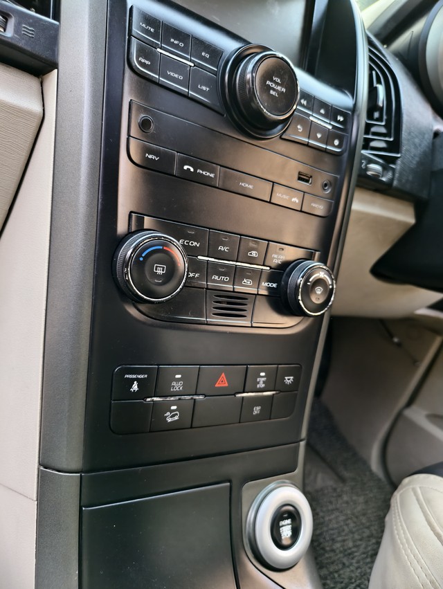 Second-hand 2015 Mahindra XUV500 R W10 FWD for sale in Mumbai-13