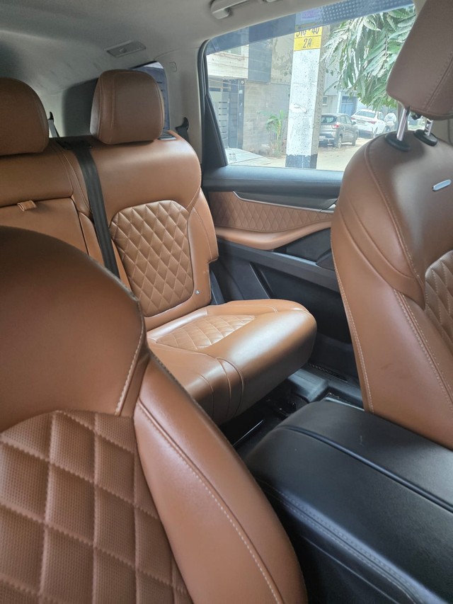 Second-hand 2021 MG Gloster Savvy 7-Str for sale in New Delhi-5