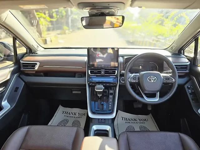 Second-hand 2024 Toyota Innova Hycross ZX(O) Hybrid for sale in Mumbai-10