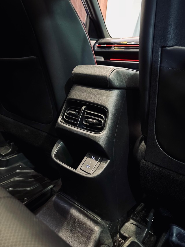 Second-hand 2024 Hyundai Creta SX (O) Turbo DCT for sale in Madurai-16