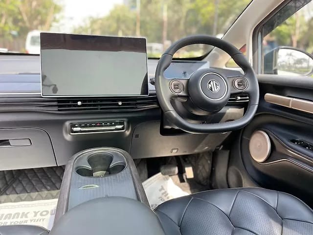 Second-hand 2024 MG Windsor EV Essence for sale in Mumbai-7