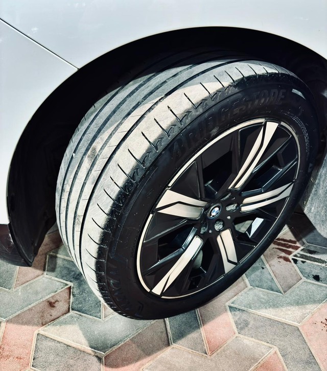 Second-hand 2022 BMW iX xDrive40 for sale in Madurai-4