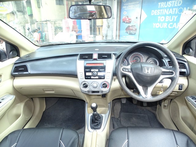 Honda City 1.5 V MT Second-hand 2011 Honda City 1.5 V MT for sale in Kolkata-10