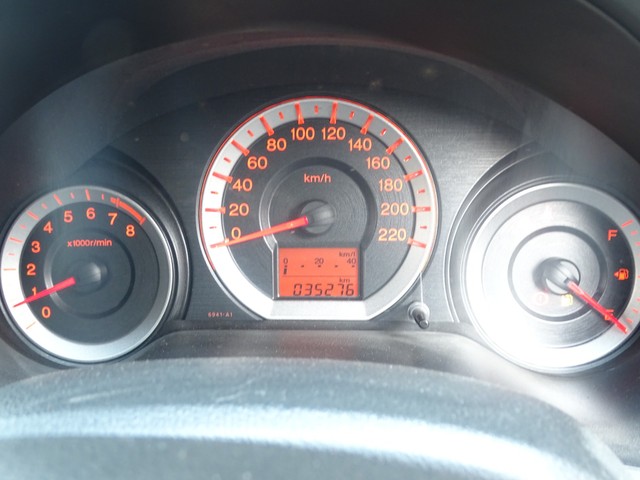 Honda City 1.5 V MT Second-hand 2011 Honda City 1.5 V MT for sale in Kolkata-11