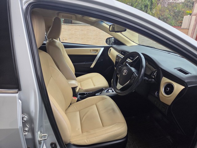 Second-hand 2018 Toyota Corolla Altis 1.8 VL CVT for sale in New Delhi-2